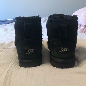 Black mini uggs